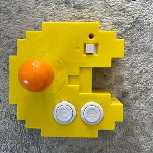 PAC-MAN Connect & Play: 12 Old School Video Games for your TV